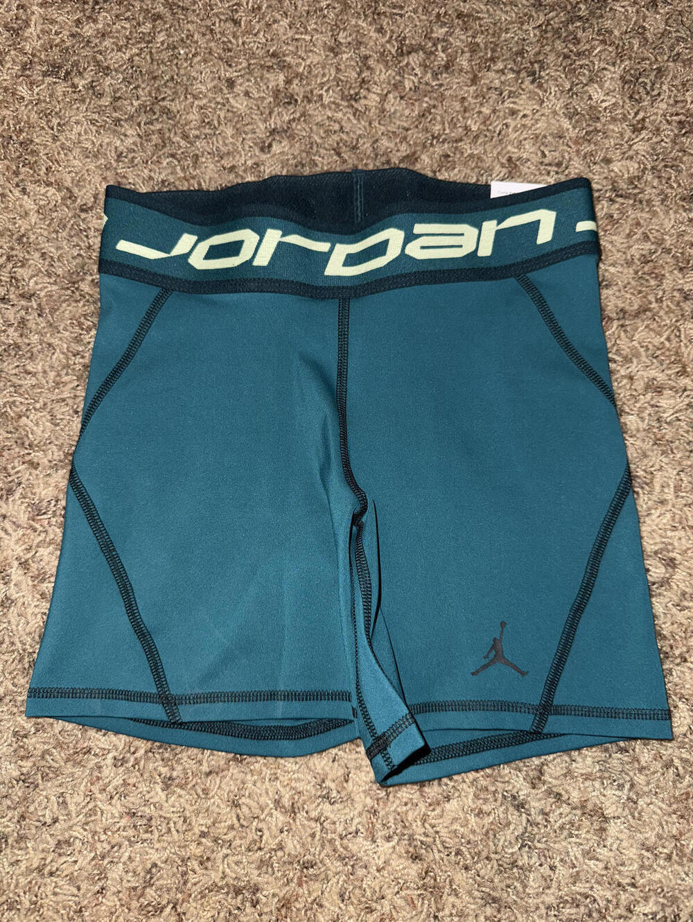 Jordan Sport Women's 5" Compression Shorts Sample